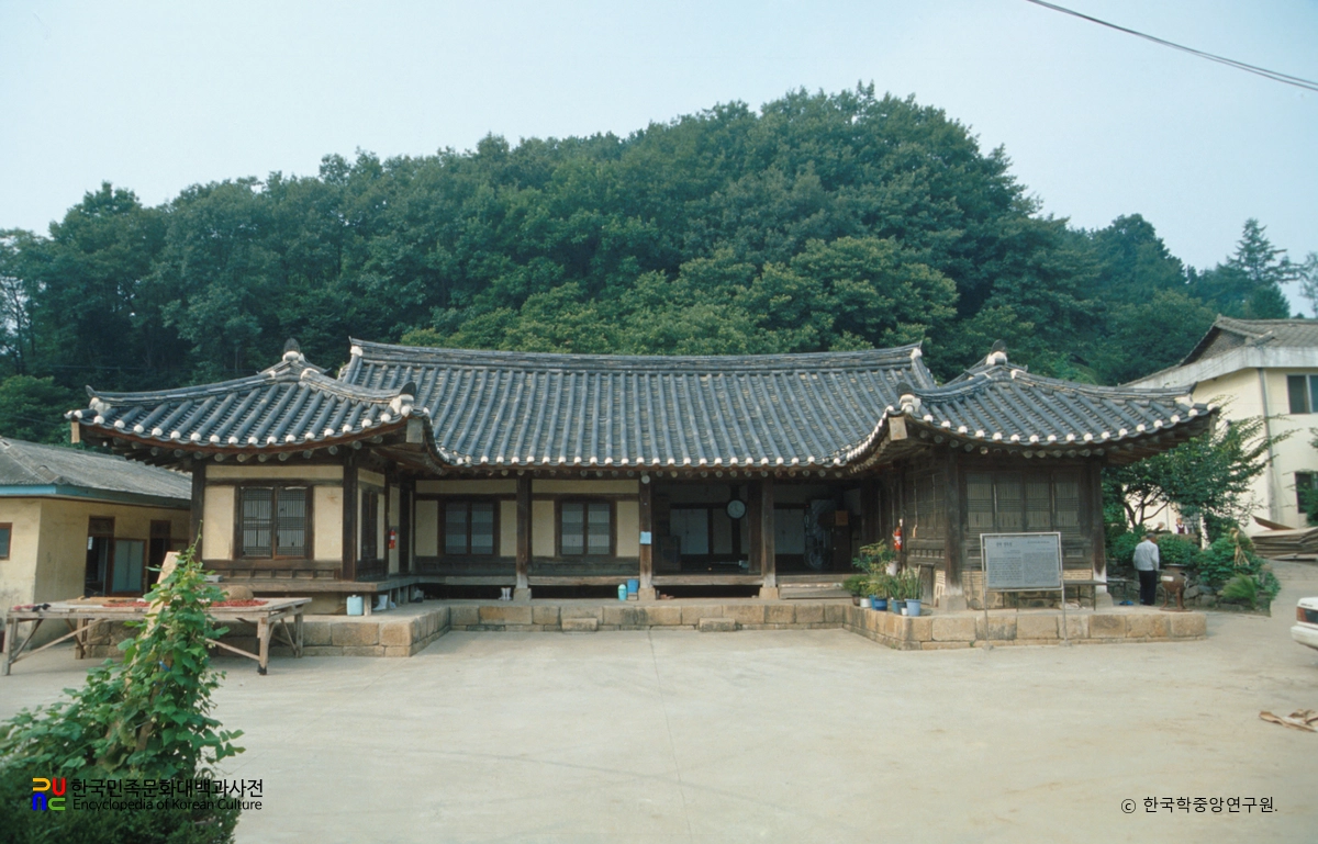 괴산 송병일 고택 중 사랑채 정면