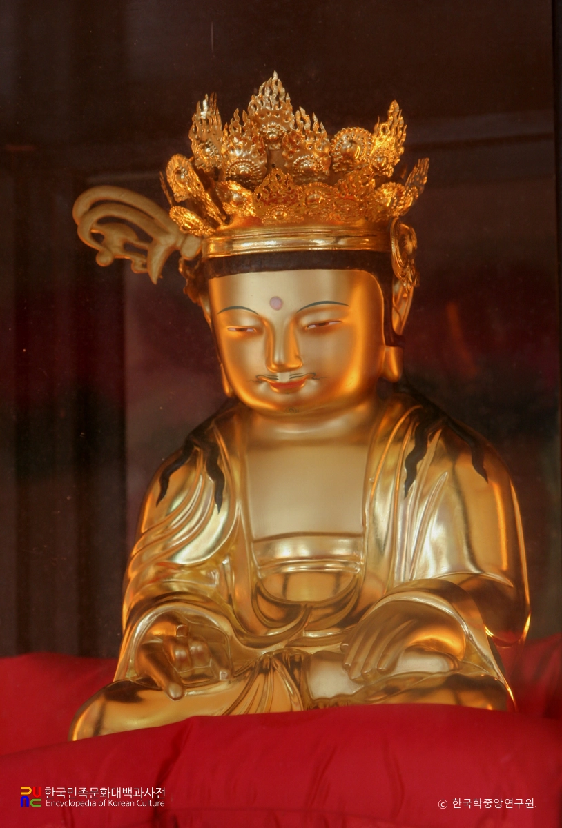 통영 용화사 석조관음보살좌상