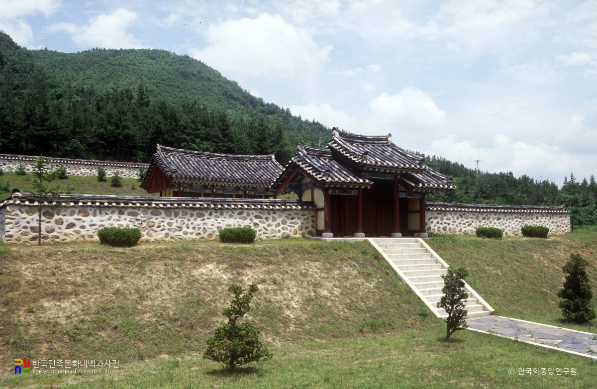 영동 추풍령 전적 및 장지현 순절비 전경