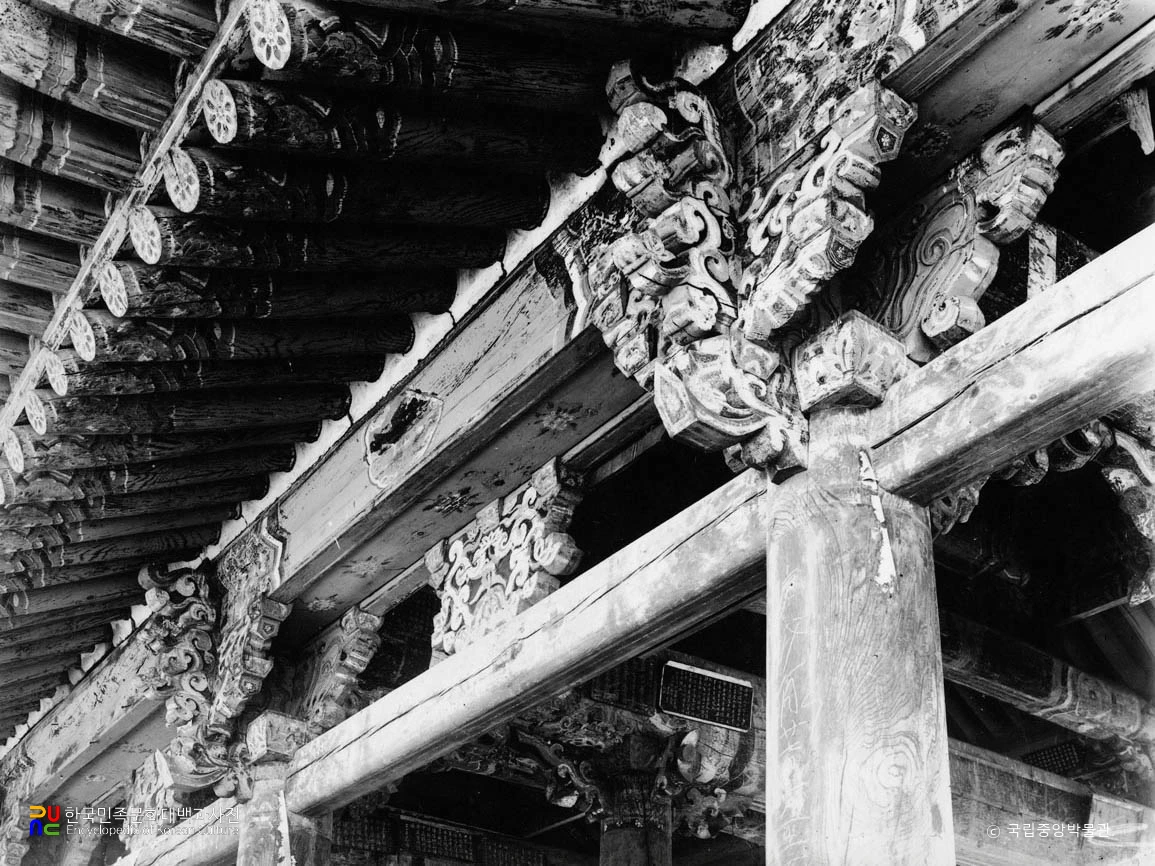 진주 촉석루 처마