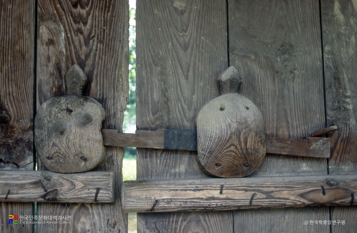 정읍 김명관 가옥  거북빗장