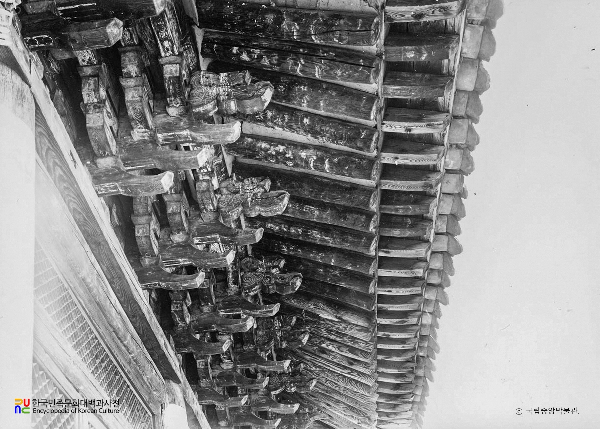 구례 화엄사 대웅전 처마