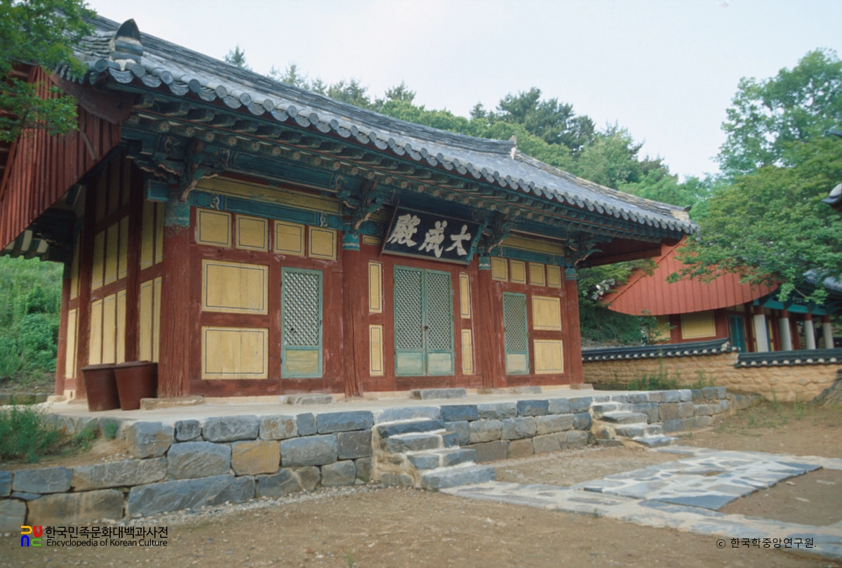 군산 옥구향교 대성전 정측면