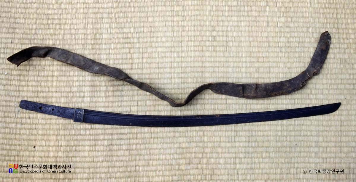 정공청 유품 중 도검