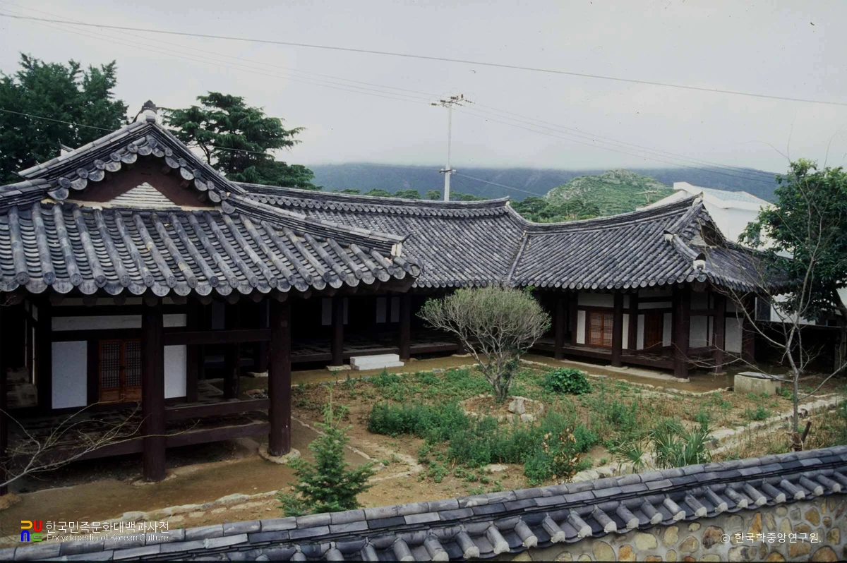 거제현 관아 중 질청 정측면