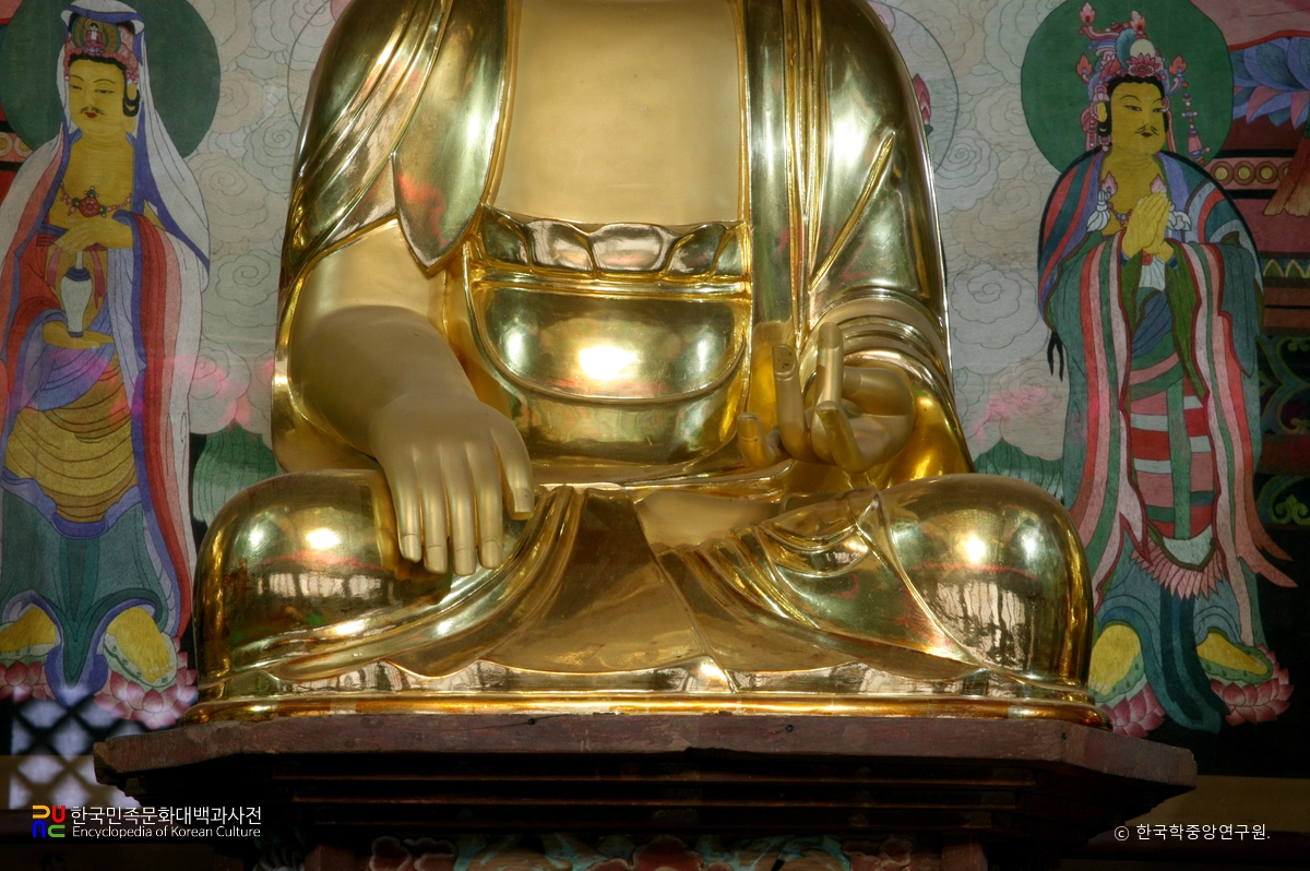 영광 연흥사 목조삼세여래좌상 / 석가