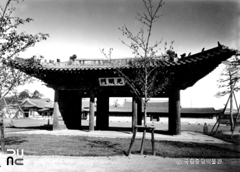 서울 덕수궁 중 광명문 정면
