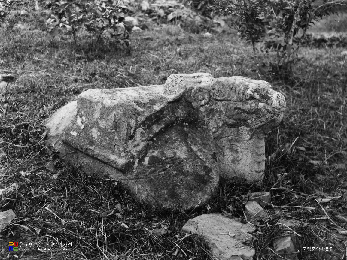 개풍 고려 신성왕후 정릉 중 귀부 우측면