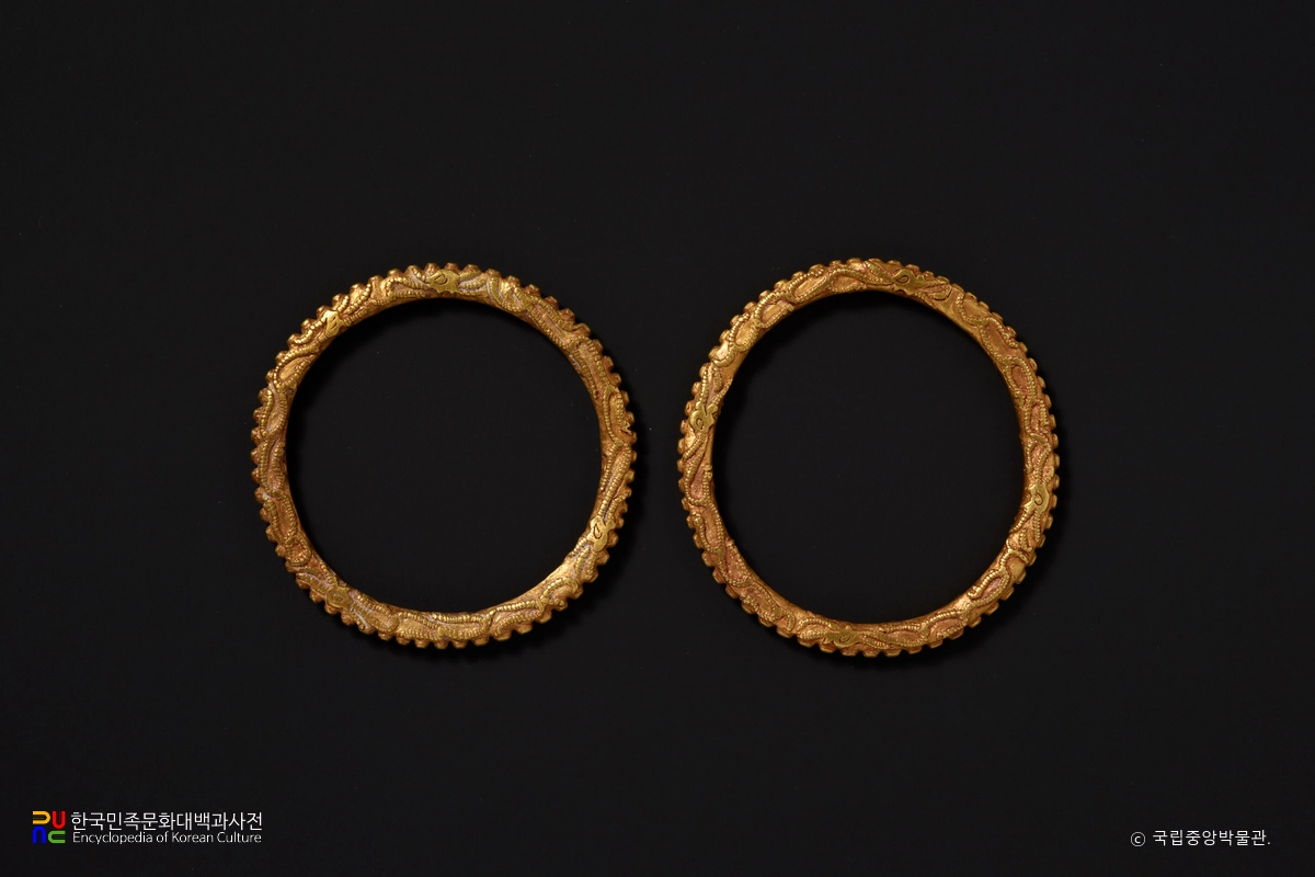 경주 노서동 금팔찌