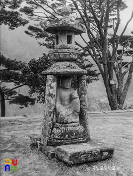 구례 화엄사 중 공양석등 정측면