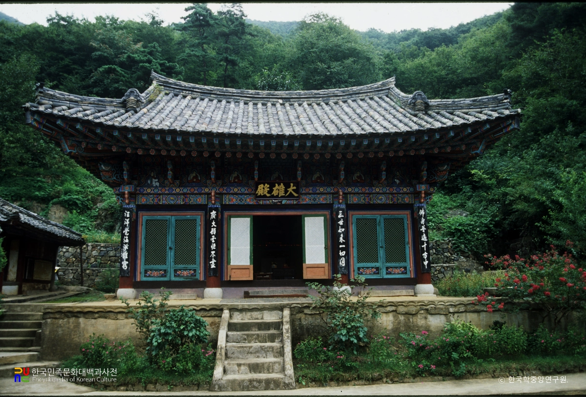 함안 장춘사 대웅전