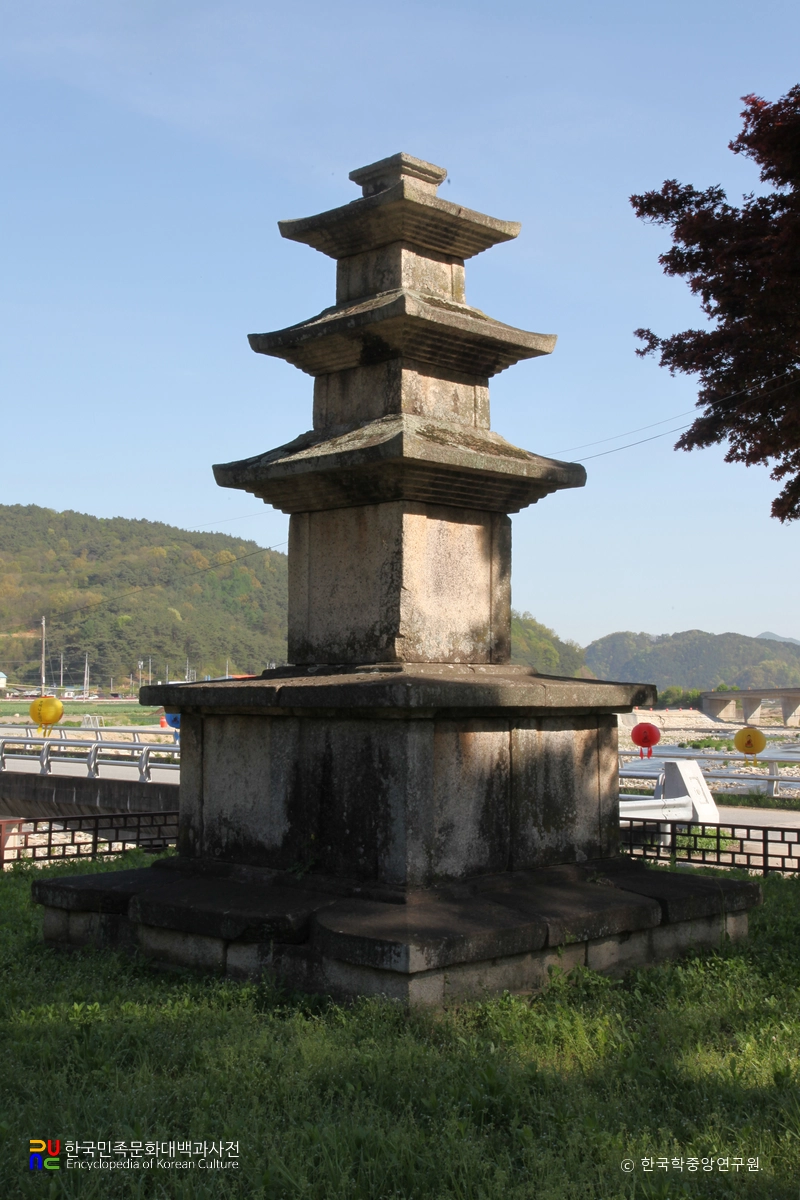 합천 월광사지 삼층석탑 중 동탑