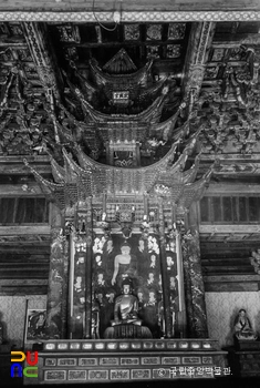 회양 장안사 사성지전 수미단과 닫집