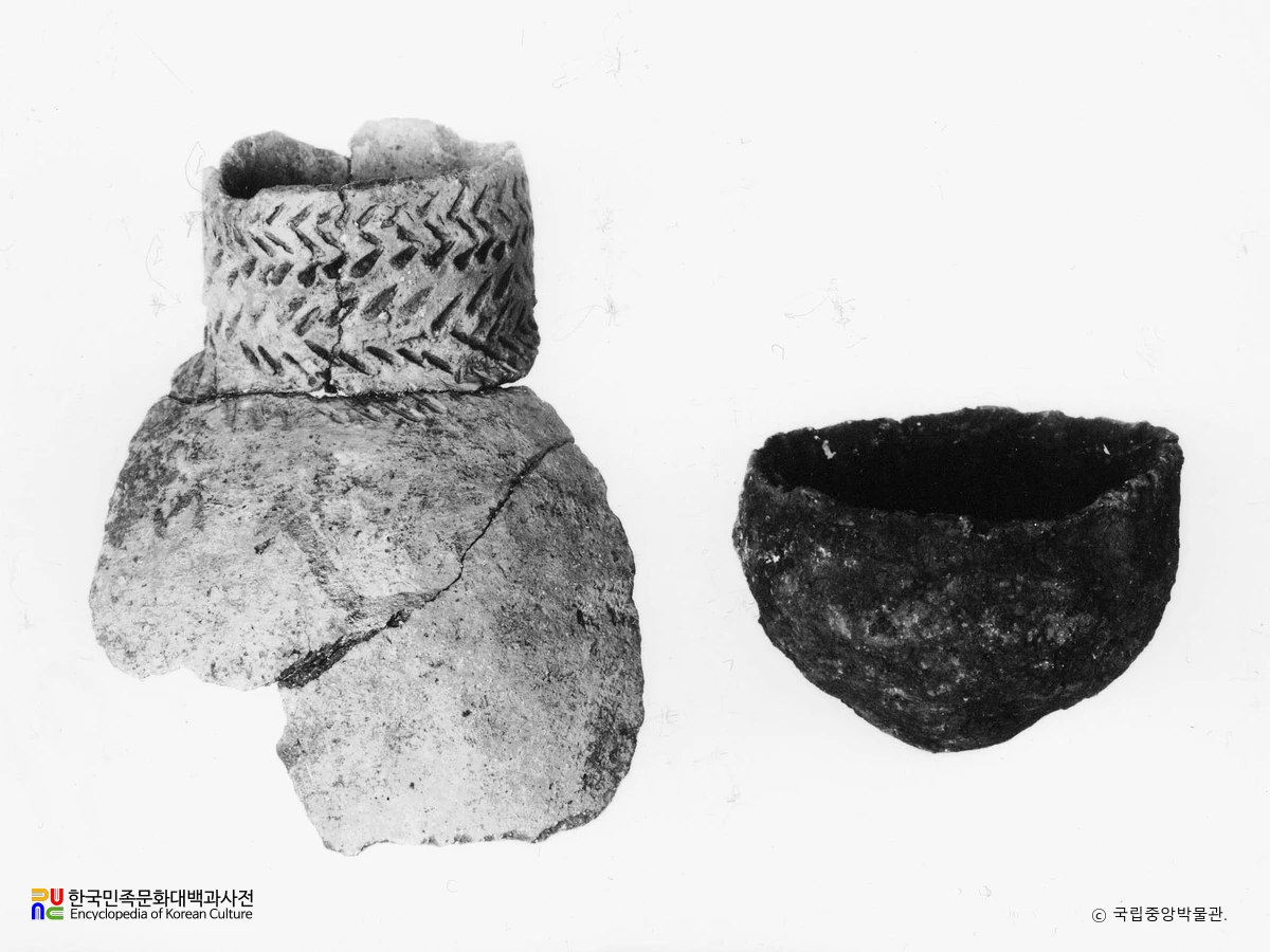 부산 영도 영선동 패총 출토 토기