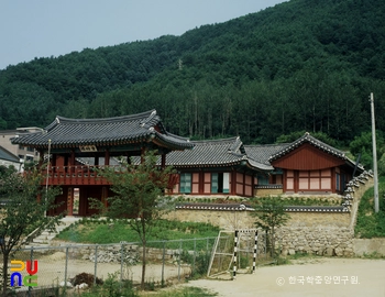 인제향교 전경