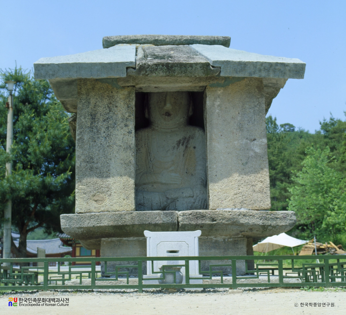 화순 운주사 석조불감