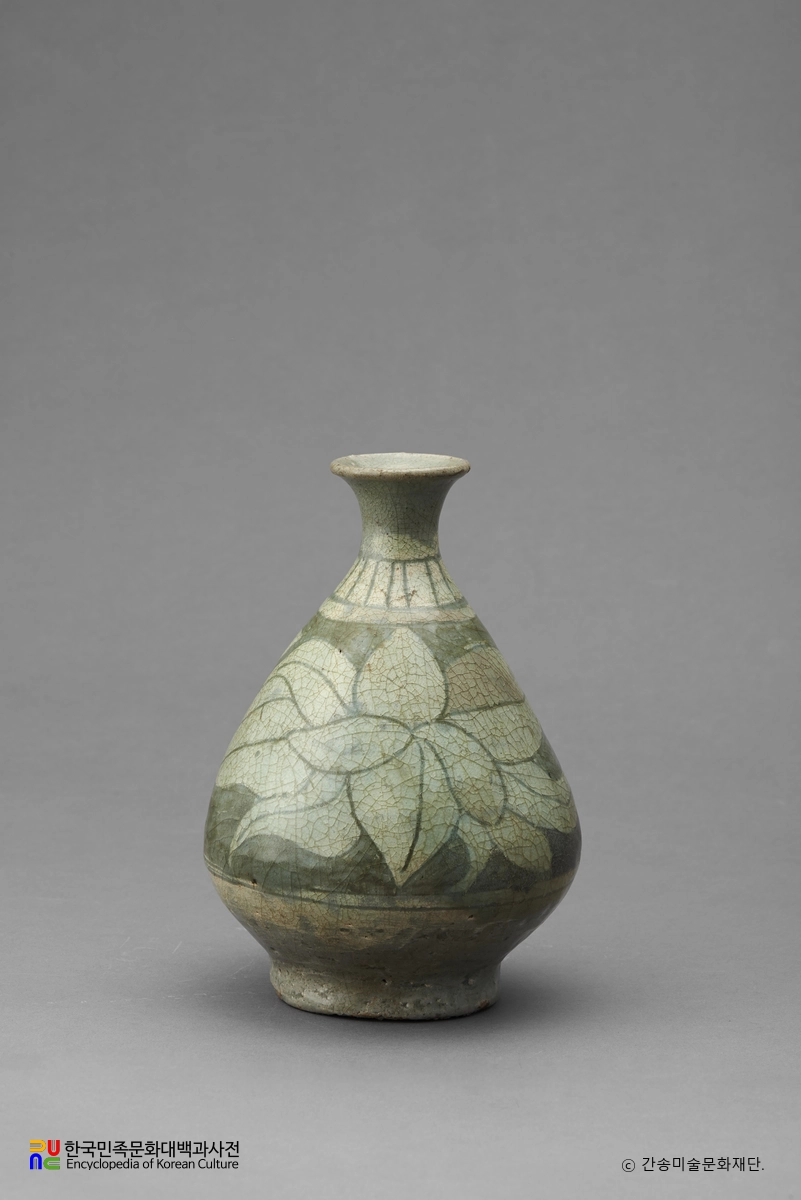 분청사기 박지 철채 화문 병