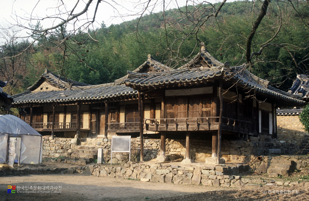 영천 매산고택과 산수정 중 매산고택 정측면