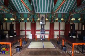 사천향교 대성전 내부
