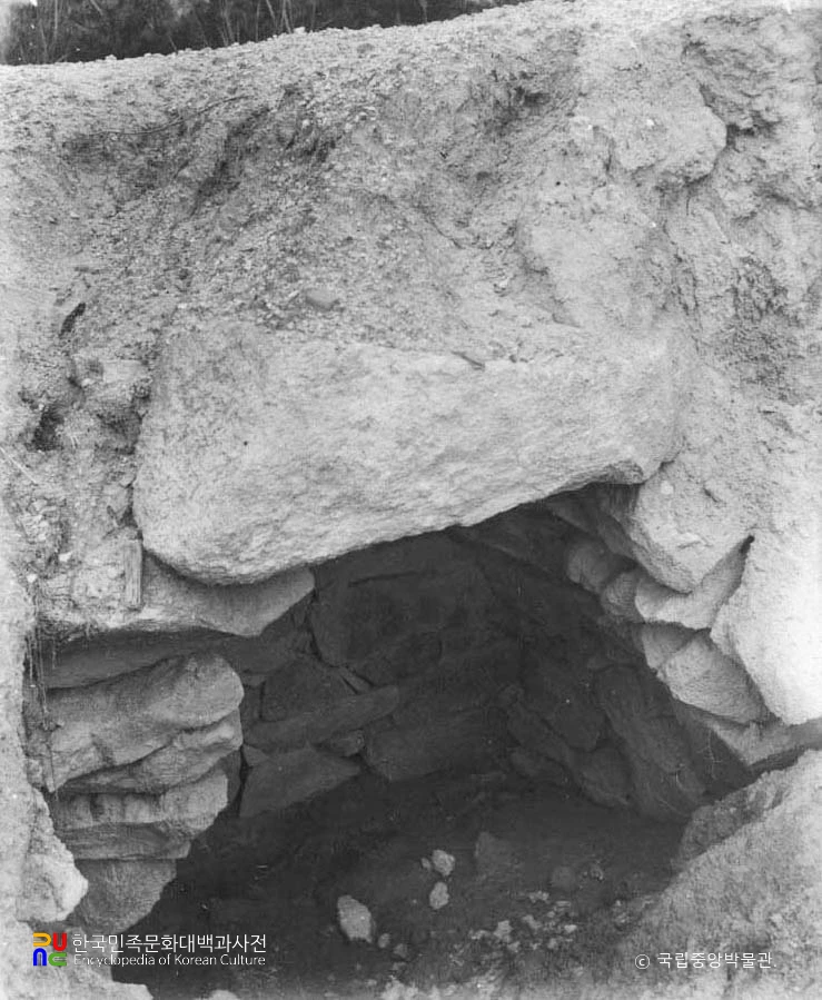 구미 낙산리 고분군 중 16호분 석실 내부