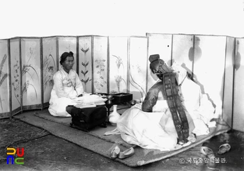 경주 초례식[시어머니에게 절하는 신부]