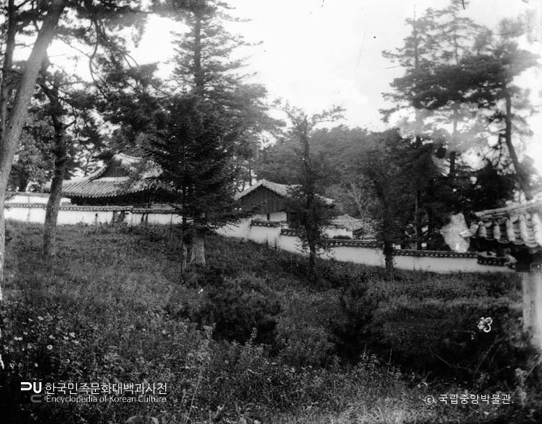 영흥 준원전 본전 전경