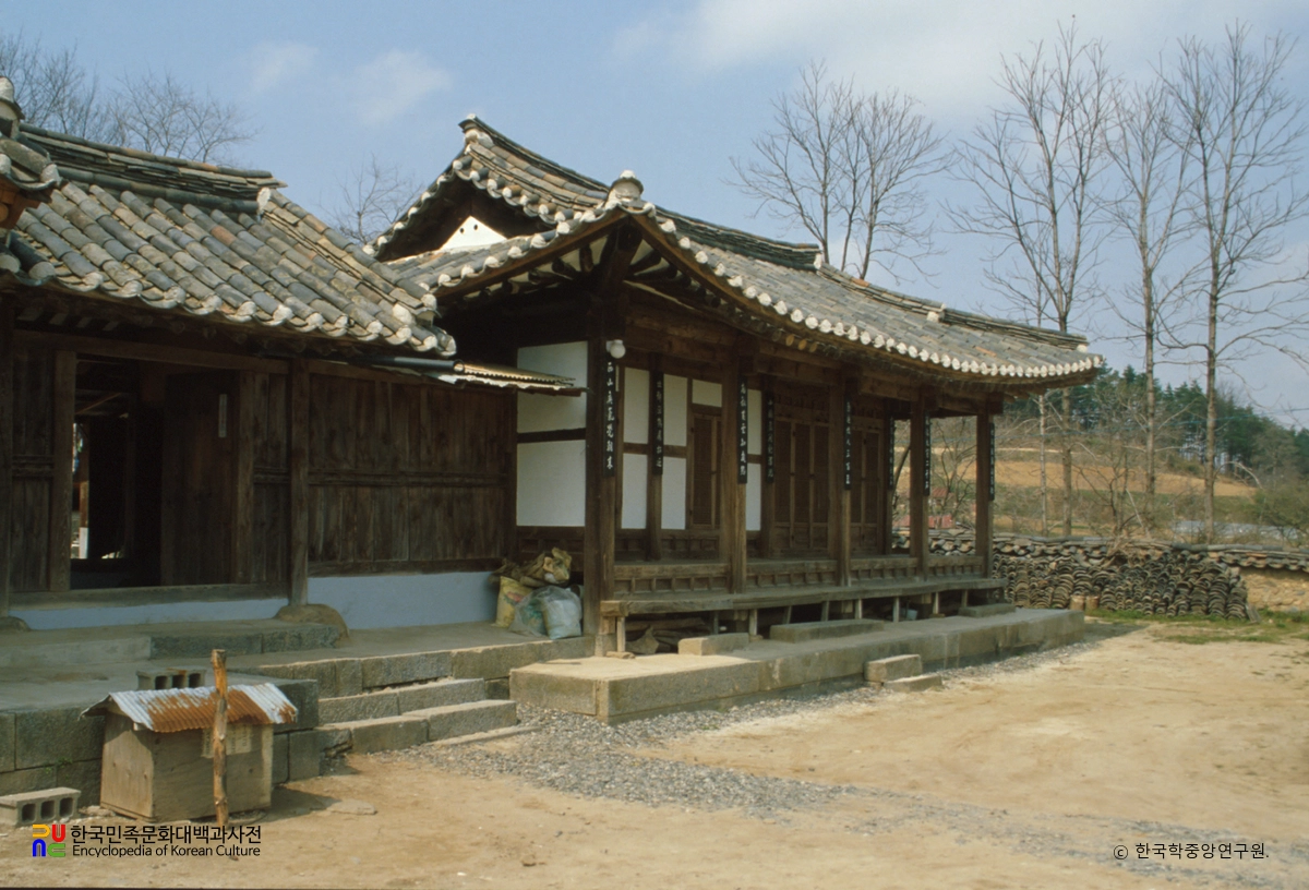 강릉 정의윤 가옥