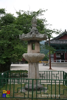 김제 금산사 석등
