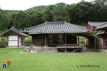 경남 고성 위계서원 중 고직사 정면