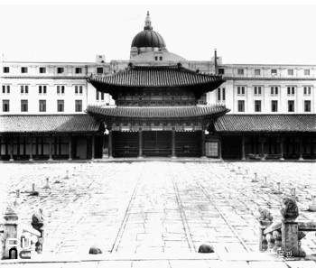 서울 경복궁 근정문 및 행각 중 후면 전경