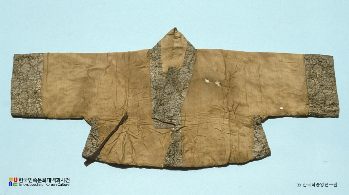 과천 출토 광주이씨 의복 삼회장저고리