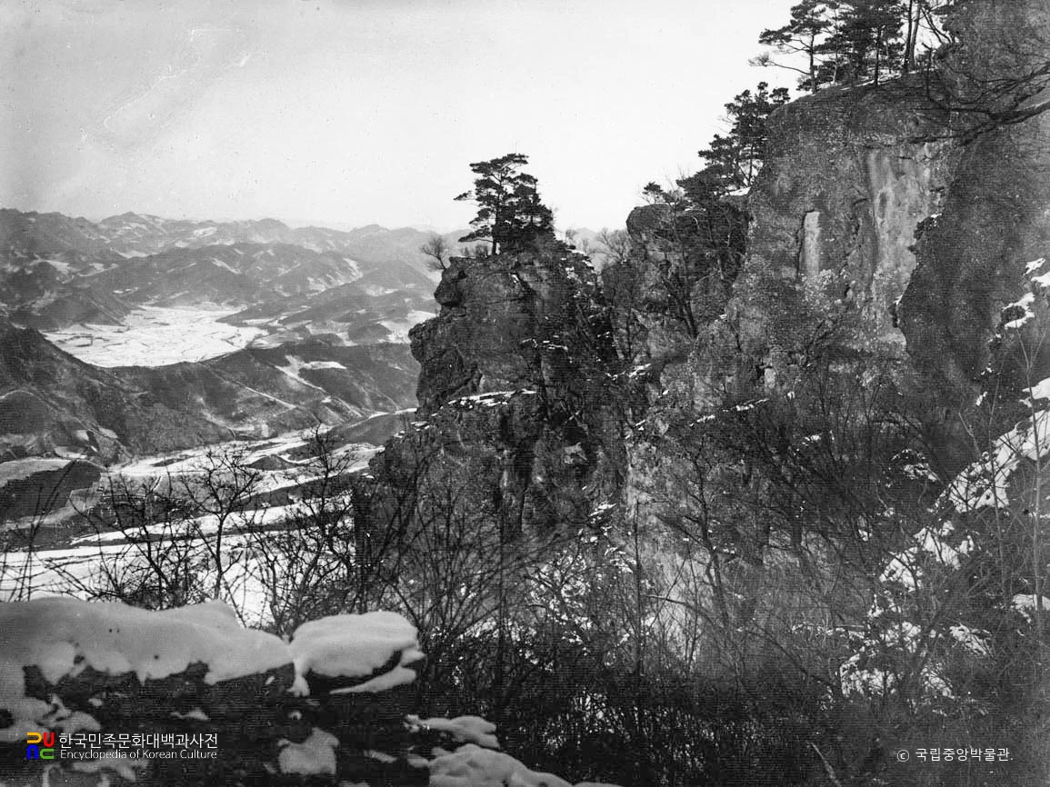 중국 요령 오녀산성 서측면