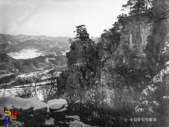 중국 요령 오녀산성 서측면