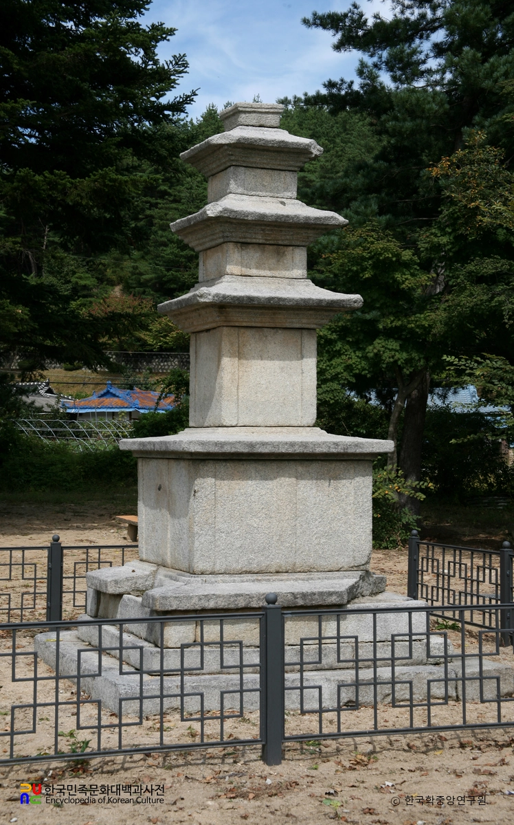 봉화 서동리 동ㆍ서 삼층석탑 중 동탑