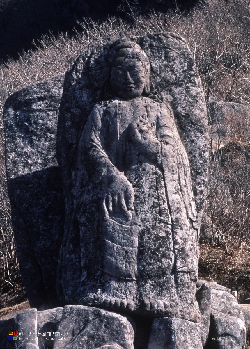팔공산 동봉 석조 약사여래 입상