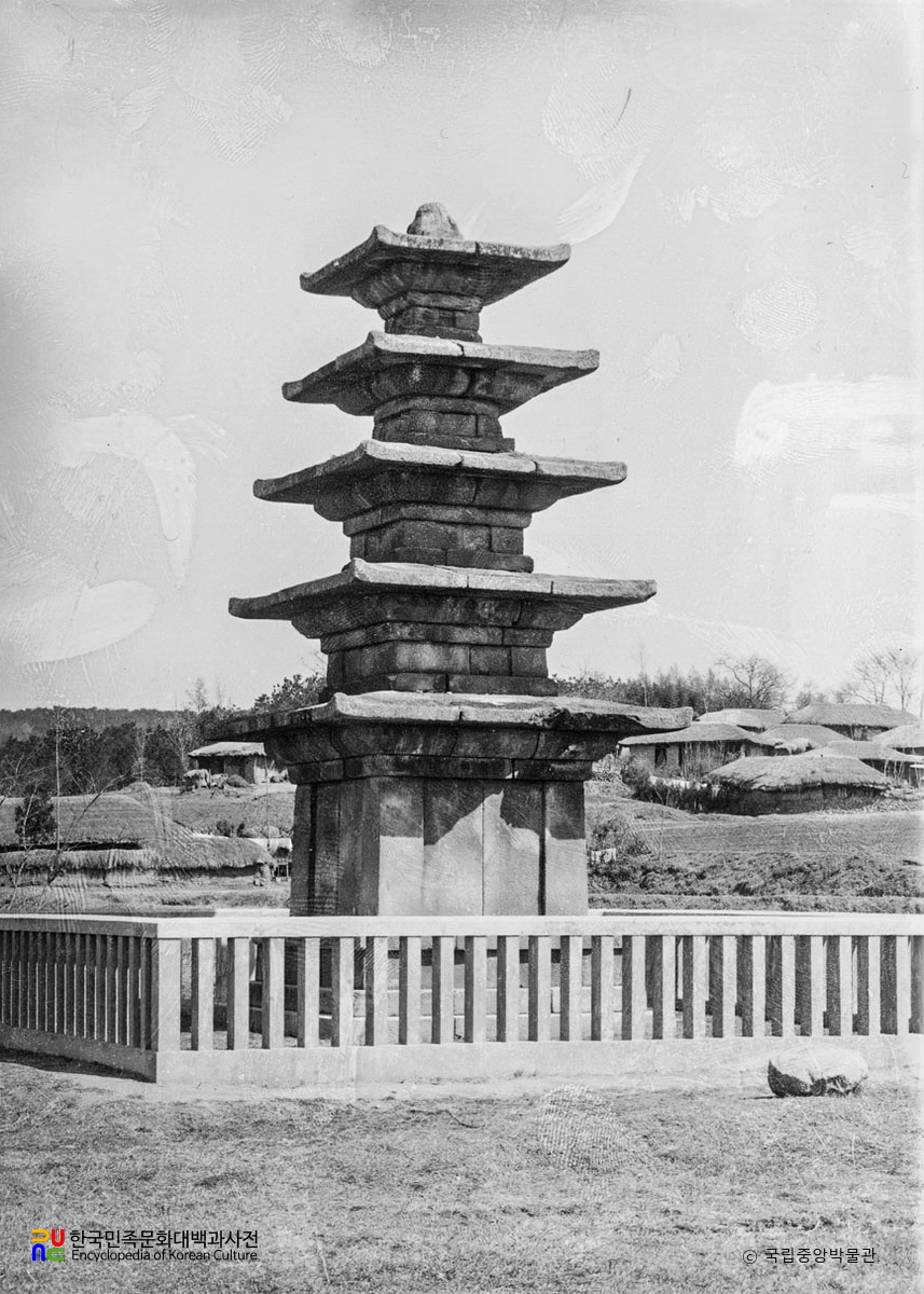 부여 정림사지 오층석탑 정측면