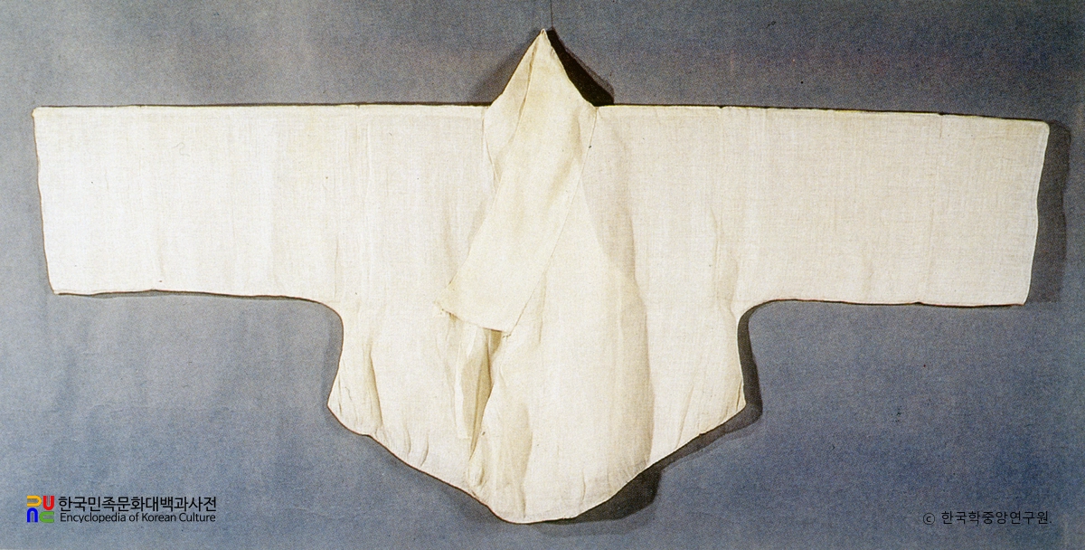 과천 출토 광주이씨 의복 적삼