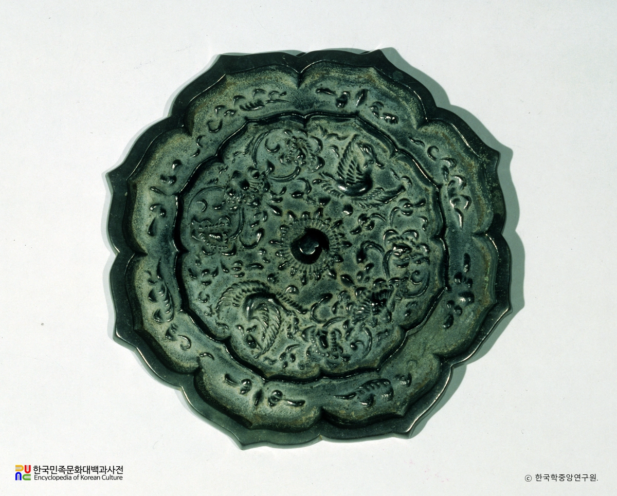 팔능쌍봉보상화문경