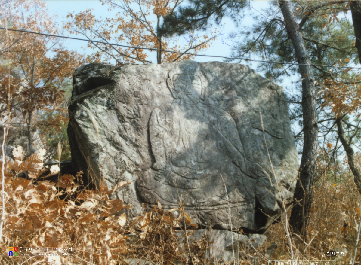 괴산 삼방리 마애여래좌상 정측면