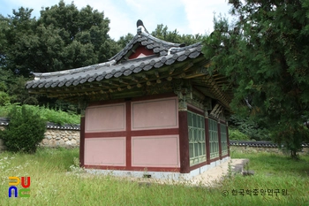 함안 칠원향교 중 대성전 좌측면