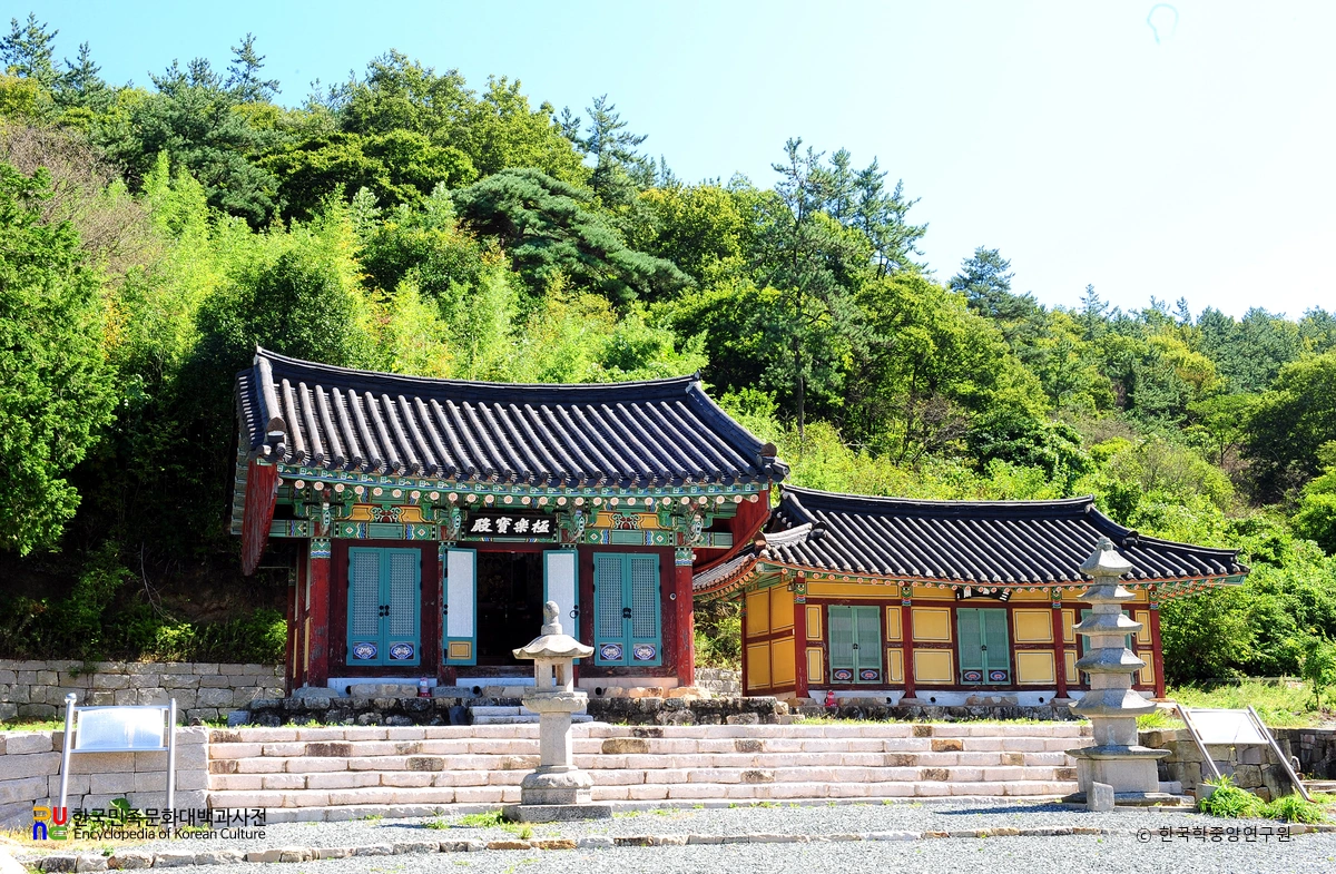 장흥 천관사 극락보전 전경
