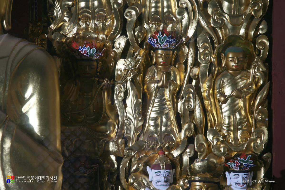 상주 남장사 보광전 목각아미타여래설법상 / 보살상 부분