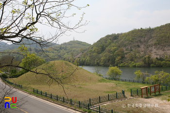 포항 영일 냉수리 고분