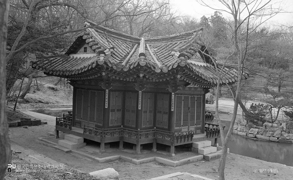 청덕궁의 부용정 모습