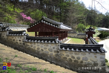 횡성 육절려