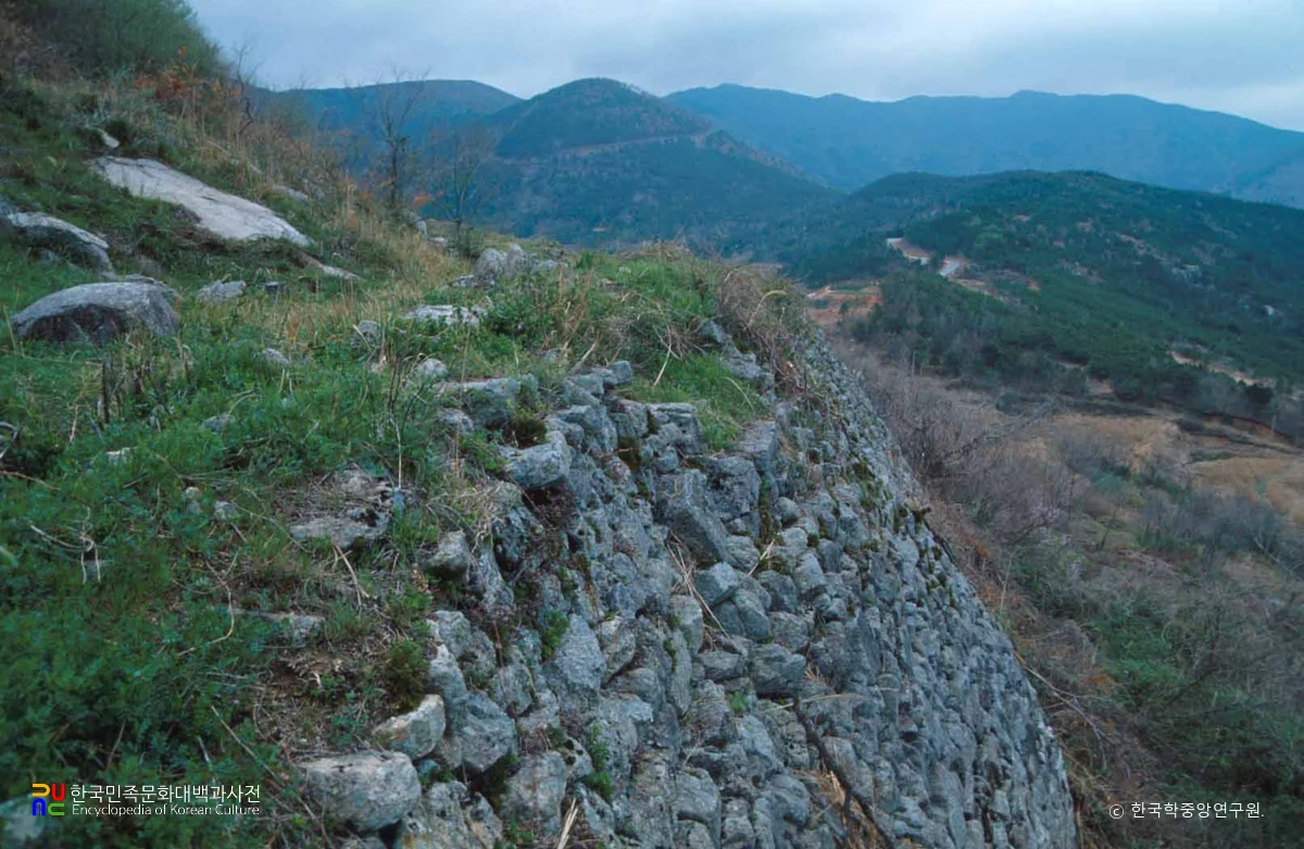 거제 옥산성 성벽