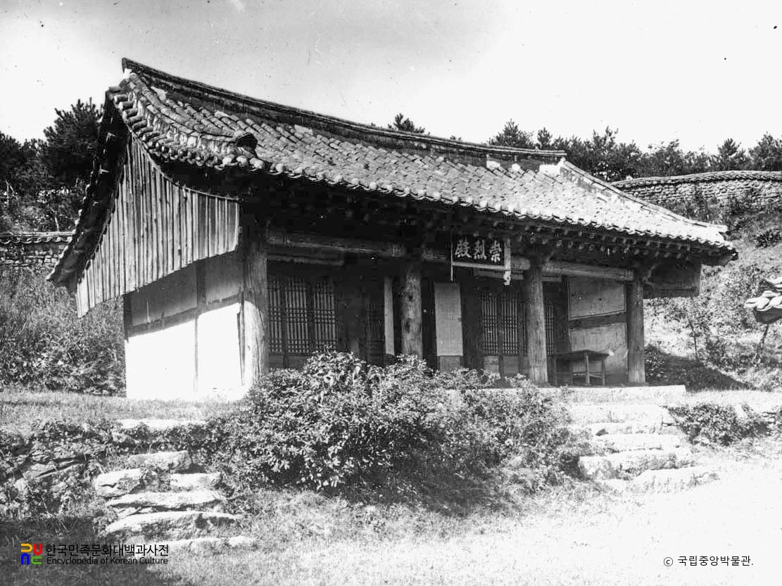 경기도 광주 남한산성 숭렬전 정측면