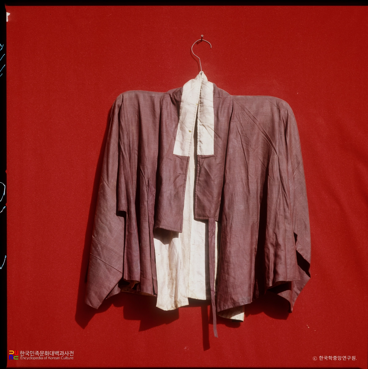 광해군 내외 및 상궁옷 중 자주저고리