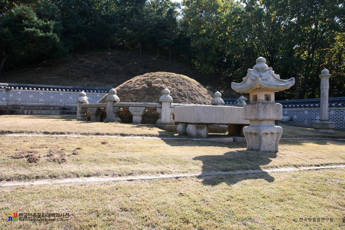 고양 서오릉 중 홍릉 정측면