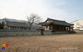 예산 대흥 동헌 및 아문 / 동헌